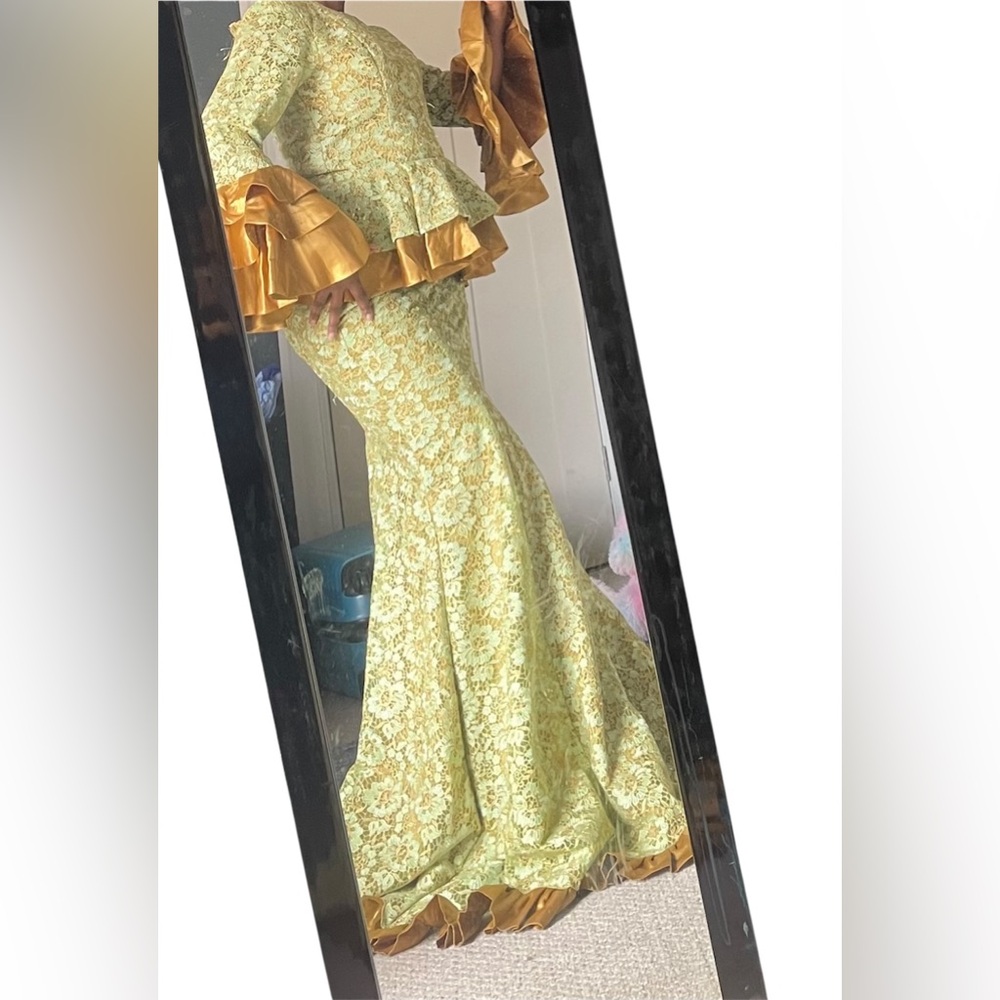 Nigerian lace Aso Ebi two-piece set peplum top with dramatic ruffled sleeves - Picture 3 of 6
